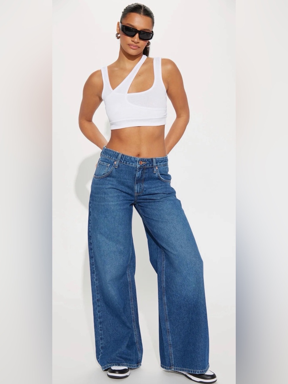 *NWT* Fashion Nova jeans SIZE 0 Wide Leg mid rise Y2K Jeans
